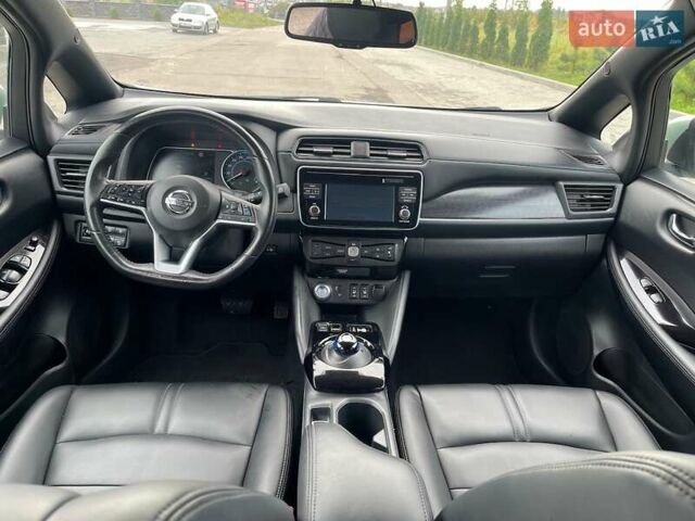 Серый Ниссан Лиф, объемом двигателя 0 л и пробегом 102 тыс. км за 13200 $, фото 16 на Automoto.ua