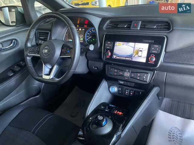 Серый Ниссан Лиф, объемом двигателя 0 л и пробегом 43 тыс. км за 12999 $, фото 13 на Automoto.ua