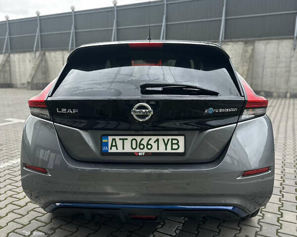 Серый Ниссан Лиф, объемом двигателя 0 л и пробегом 40 тыс. км за 14500 $, фото 6 на Automoto.ua