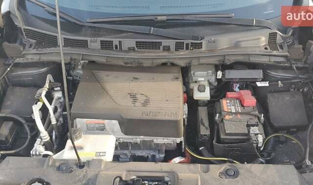 Серый Ниссан Лиф, объемом двигателя 0 л и пробегом 175 тыс. км за 12100 $, фото 14 на Automoto.ua