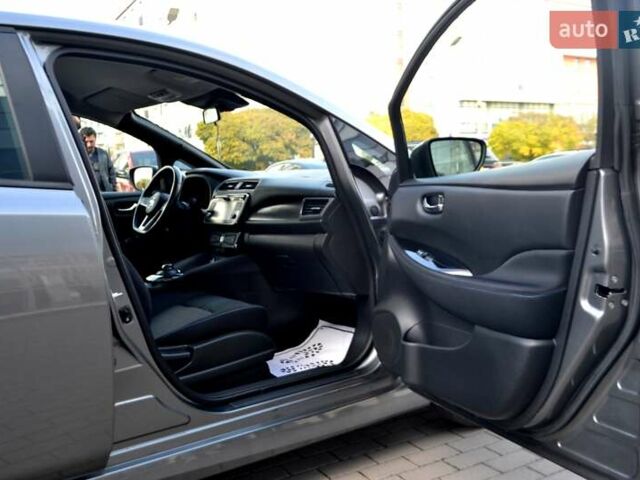 Сірий Ніссан Ліф, об'ємом двигуна 0 л та пробігом 119 тис. км за 12300 $, фото 132 на Automoto.ua