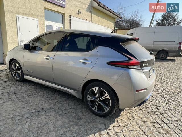 Серый Ниссан Лиф, объемом двигателя 0 л и пробегом 110 тыс. км за 12300 $, фото 3 на Automoto.ua