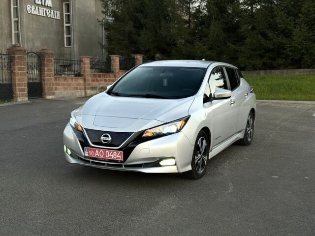 Серый Ниссан Лиф, объемом двигателя 0 л и пробегом 150 тыс. км за 10800 $, фото 1 на Automoto.ua