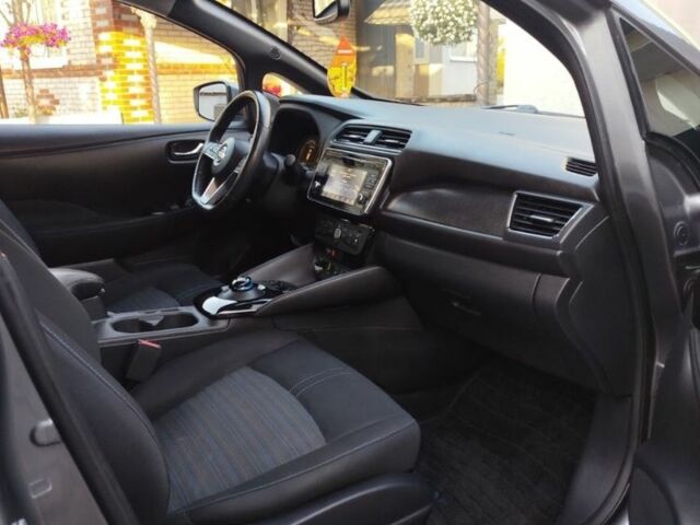 Сірий Ніссан Ліф, об'ємом двигуна 0 л та пробігом 138 тис. км за 11500 $, фото 9 на Automoto.ua