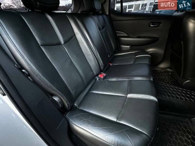 Серый Ниссан Лиф, объемом двигателя 0 л и пробегом 69 тыс. км за 15800 $, фото 15 на Automoto.ua