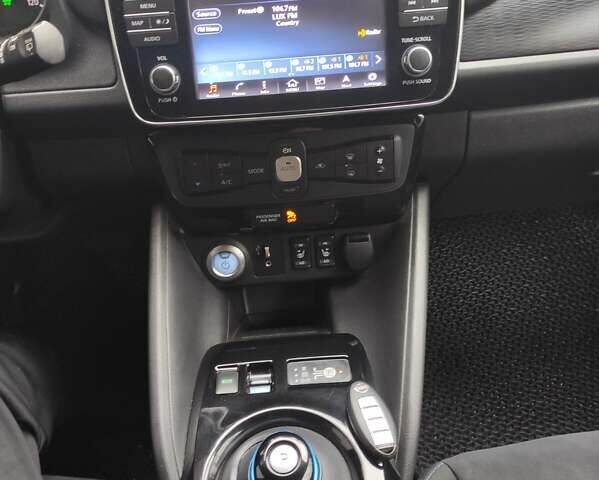 Серый Ниссан Лиф, объемом двигателя 0 л и пробегом 126 тыс. км за 12200 $, фото 28 на Automoto.ua