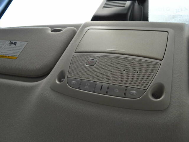 Серый Ниссан Лиф, объемом двигателя 0 л и пробегом 64 тыс. км за 14000 $, фото 46 на Automoto.ua