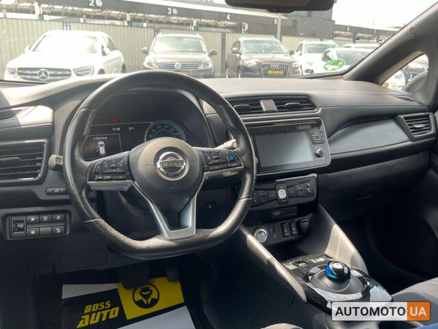 Серый Ниссан Лиф, объемом двигателя 40 л и пробегом 180 тыс. км за 14800 $, фото 10 на Automoto.ua