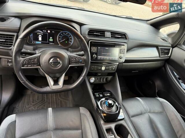 Серый Ниссан Лиф, объемом двигателя 0 л и пробегом 127 тыс. км за 12400 $, фото 20 на Automoto.ua