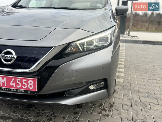 Сірий Ніссан Ліф, об'ємом двигуна 0 л та пробігом 152 тис. км за 11950 $, фото 14 на Automoto.ua
