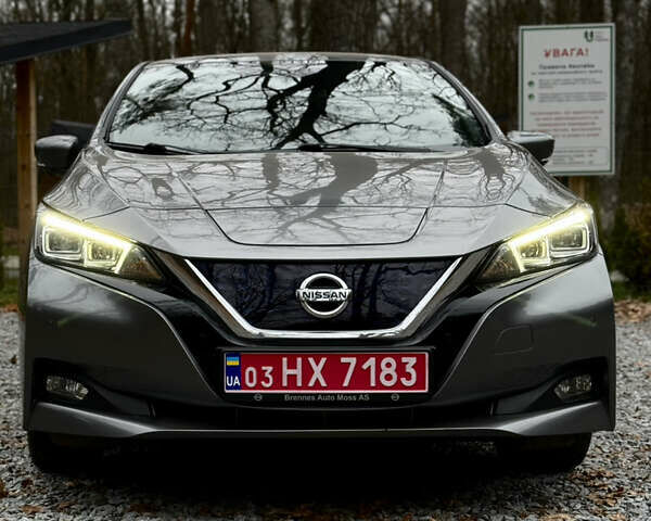 Серый Ниссан Лиф, объемом двигателя 0 л и пробегом 130 тыс. км за 11999 $, фото 1 на Automoto.ua