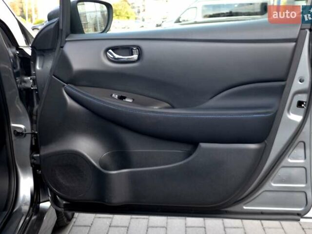 Сірий Ніссан Ліф, об'ємом двигуна 0 л та пробігом 119 тис. км за 12300 $, фото 36 на Automoto.ua