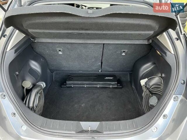 Сірий Ніссан Ліф, об'ємом двигуна 0 л та пробігом 144 тис. км за 12699 $, фото 25 на Automoto.ua