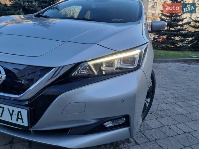 Сірий Ніссан Ліф, об'ємом двигуна 0 л та пробігом 95 тис. км за 13100 $, фото 18 на Automoto.ua