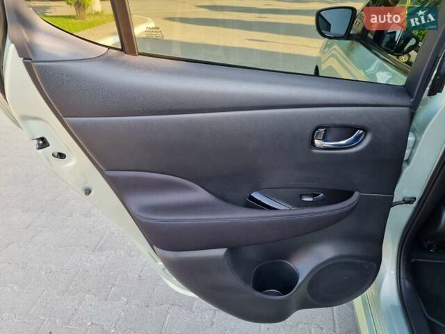 Сірий Ніссан Ліф, об'ємом двигуна 0 л та пробігом 173 тис. км за 10850 $, фото 26 на Automoto.ua