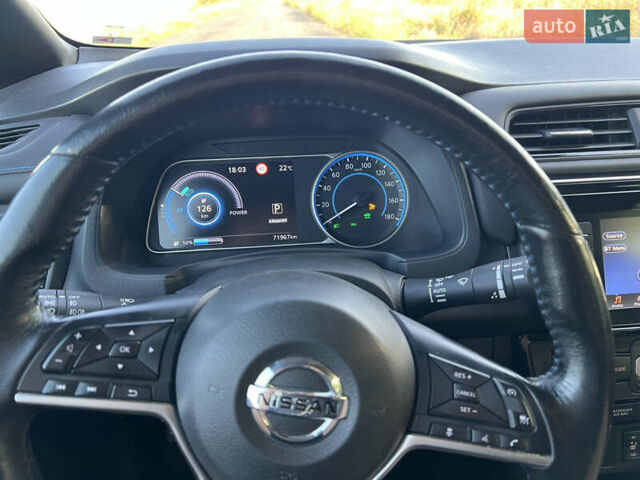 Сірий Ніссан Ліф, об'ємом двигуна 0 л та пробігом 74 тис. км за 15000 $, фото 8 на Automoto.ua