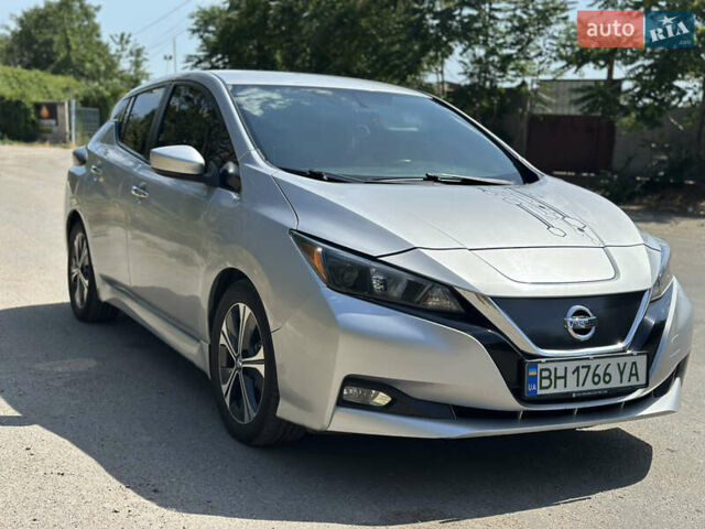 Серый Ниссан Лиф, объемом двигателя 0 л и пробегом 85 тыс. км за 12700 $, фото 5 на Automoto.ua