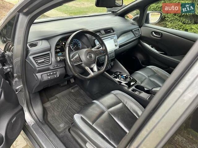 Сірий Ніссан Ліф, об'ємом двигуна 0 л та пробігом 144 тис. км за 12699 $, фото 1 на Automoto.ua