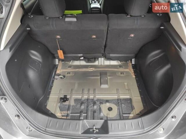 Серый Ниссан Лиф, объемом двигателя 0 л и пробегом 126 тыс. км за 12200 $, фото 19 на Automoto.ua