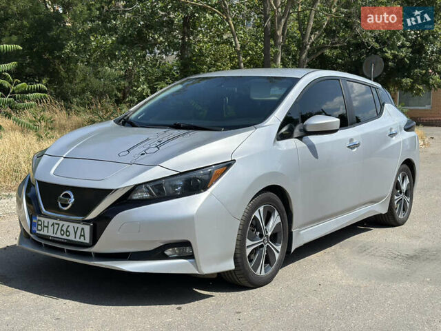 Серый Ниссан Лиф, объемом двигателя 0 л и пробегом 85 тыс. км за 12700 $, фото 2 на Automoto.ua