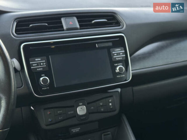 Серый Ниссан Лиф, объемом двигателя 0 л и пробегом 150 тыс. км за 10800 $, фото 24 на Automoto.ua