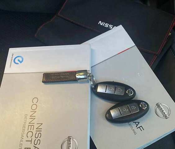 Серый Ниссан Лиф, объемом двигателя 0 л и пробегом 125 тыс. км за 12400 $, фото 26 на Automoto.ua