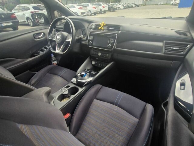 Сірий Ніссан Ліф, об'ємом двигуна 0 л та пробігом 115 тис. км за 11500 $, фото 14 на Automoto.ua