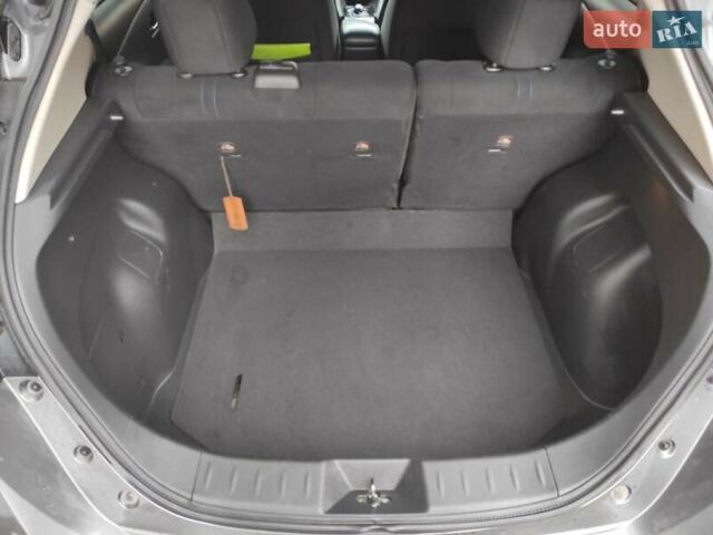 Серый Ниссан Лиф, объемом двигателя 0 л и пробегом 126 тыс. км за 12200 $, фото 20 на Automoto.ua