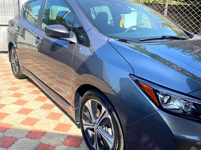 Серый Ниссан Лиф, объемом двигателя 0.11 л и пробегом 138 тыс. км за 13500 $, фото 1 на Automoto.ua