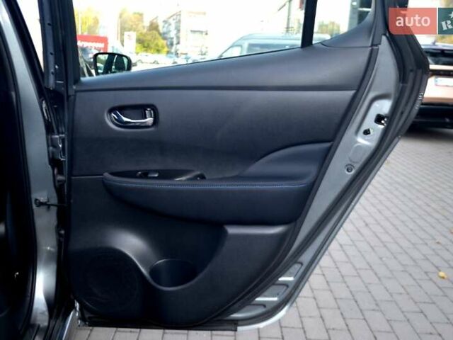 Сірий Ніссан Ліф, об'ємом двигуна 0 л та пробігом 119 тис. км за 12300 $, фото 152 на Automoto.ua