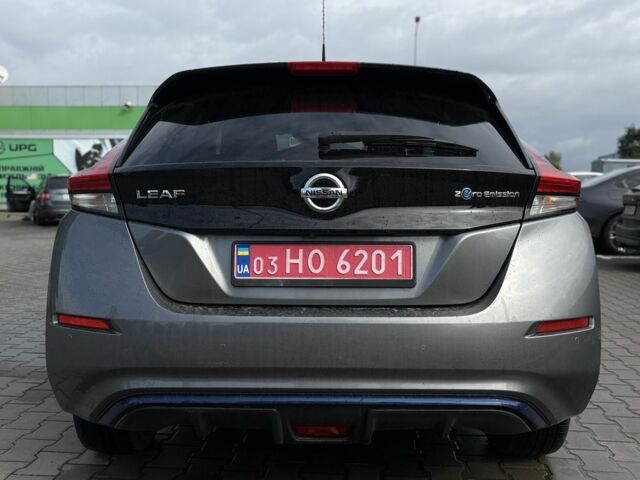 Серый Ниссан Лиф, объемом двигателя 0 л и пробегом 96 тыс. км за 12500 $, фото 4 на Automoto.ua