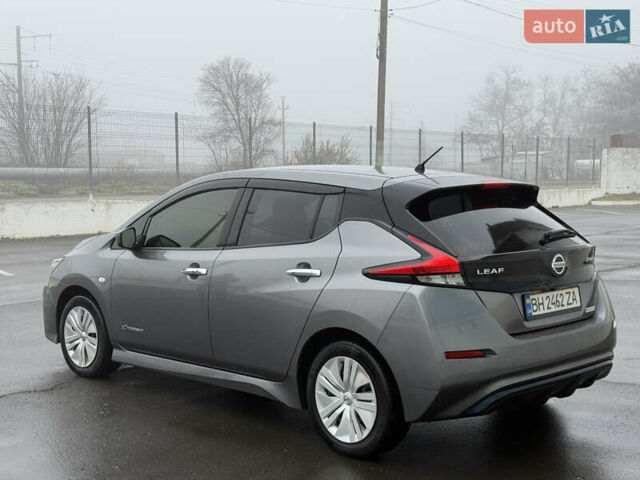 Серый Ниссан Лиф, объемом двигателя 0 л и пробегом 88 тыс. км за 11200 $, фото 4 на Automoto.ua