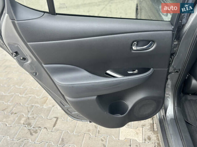 Сірий Ніссан Ліф, об'ємом двигуна 0 л та пробігом 152 тис. км за 11950 $, фото 39 на Automoto.ua