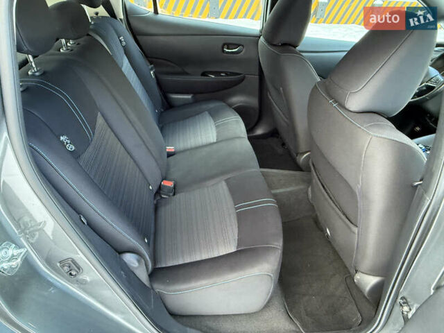 Серый Ниссан Лиф, объемом двигателя 0 л и пробегом 71 тыс. км за 11950 $, фото 15 на Automoto.ua