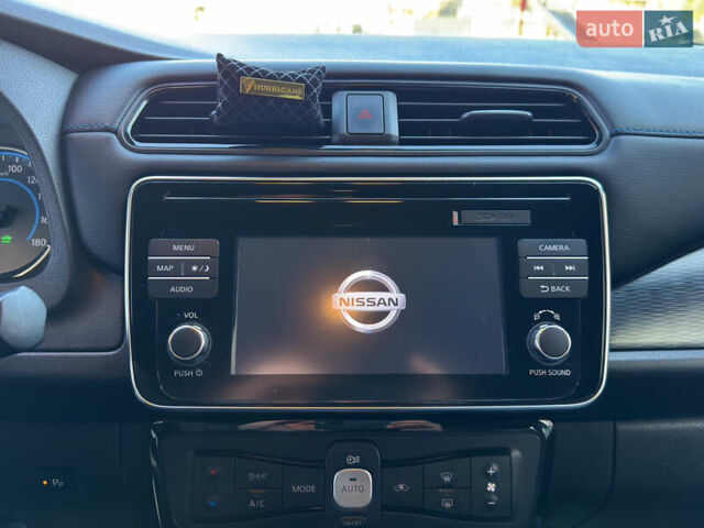 Серый Ниссан Лиф, объемом двигателя 0 л и пробегом 132 тыс. км за 12400 $, фото 19 на Automoto.ua