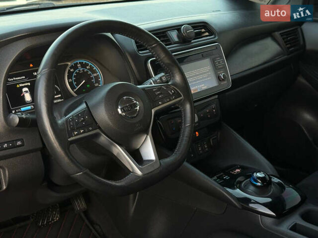 Серый Ниссан Лиф, объемом двигателя 0 л и пробегом 158 тыс. км за 11800 $, фото 11 на Automoto.ua