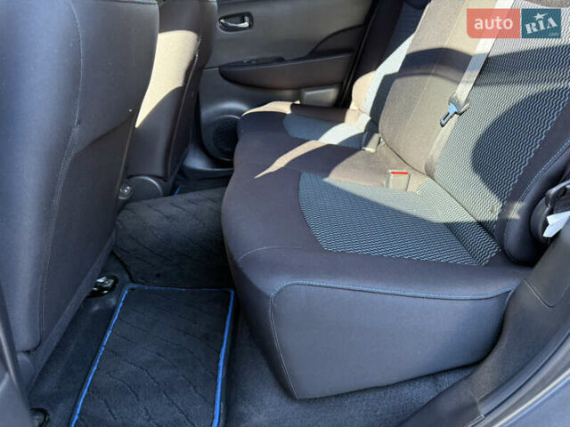 Серый Ниссан Лиф, объемом двигателя 0 л и пробегом 88 тыс. км за 11900 $, фото 17 на Automoto.ua