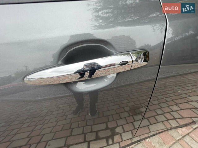 Серый Ниссан Лиф, объемом двигателя 0 л и пробегом 125 тыс. км за 12100 $, фото 8 на Automoto.ua