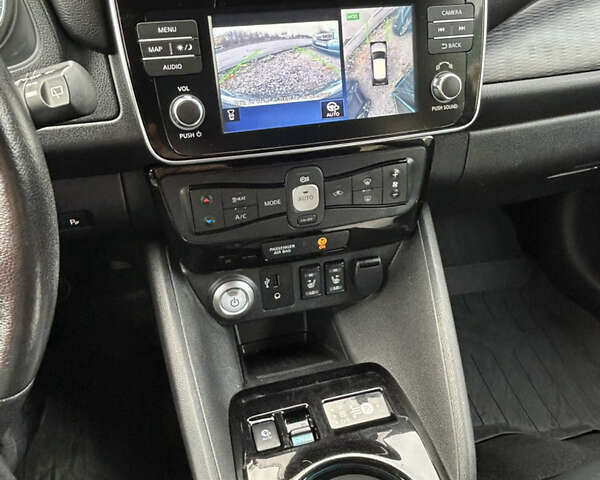 Серый Ниссан Лиф, объемом двигателя 0 л и пробегом 134 тыс. км за 13200 $, фото 8 на Automoto.ua