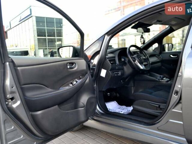 Сірий Ніссан Ліф, об'ємом двигуна 0 л та пробігом 119 тис. км за 12300 $, фото 86 на Automoto.ua