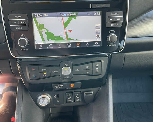 Серый Ниссан Лиф, объемом двигателя 0 л и пробегом 110 тыс. км за 13300 $, фото 32 на Automoto.ua