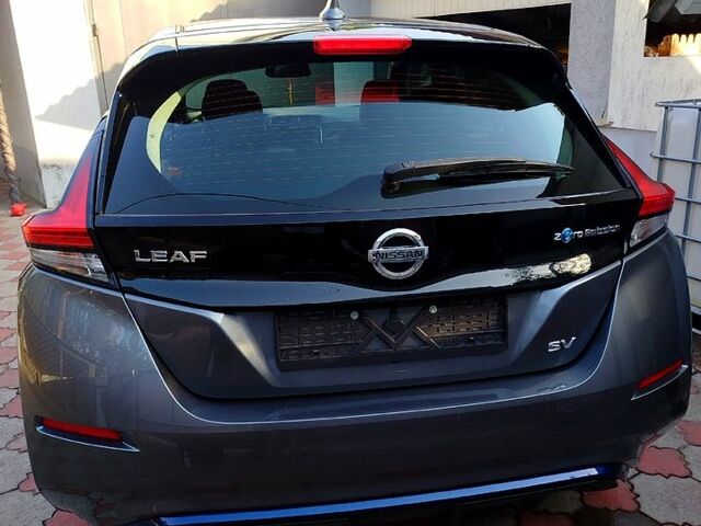 Серый Ниссан Лиф, объемом двигателя 0.11 л и пробегом 139 тыс. км за 12500 $, фото 3 на Automoto.ua