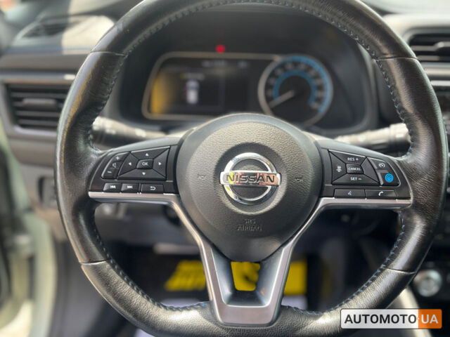 Серый Ниссан Лиф, объемом двигателя 40 л и пробегом 180 тыс. км за 14800 $, фото 13 на Automoto.ua