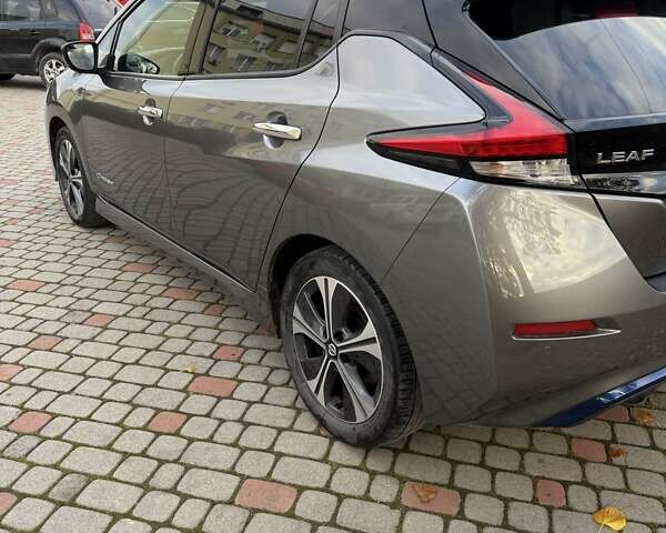 Серый Ниссан Лиф, объемом двигателя 0 л и пробегом 127 тыс. км за 12400 $, фото 14 на Automoto.ua