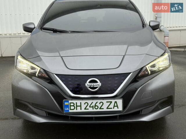 Серый Ниссан Лиф, объемом двигателя 0 л и пробегом 88 тыс. км за 11200 $, фото 11 на Automoto.ua