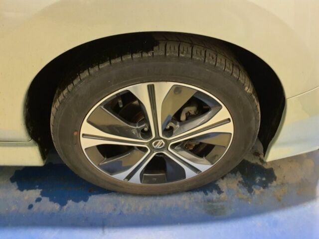 Серый Ниссан Лиф, объемом двигателя 0 л и пробегом 77 тыс. км за 11700 $, фото 15 на Automoto.ua