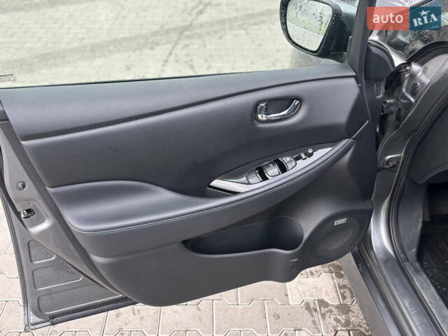 Сірий Ніссан Ліф, об'ємом двигуна 0 л та пробігом 152 тис. км за 11950 $, фото 27 на Automoto.ua