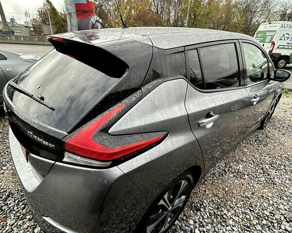 Серый Ниссан Лиф, объемом двигателя 0 л и пробегом 134 тыс. км за 13200 $, фото 10 на Automoto.ua