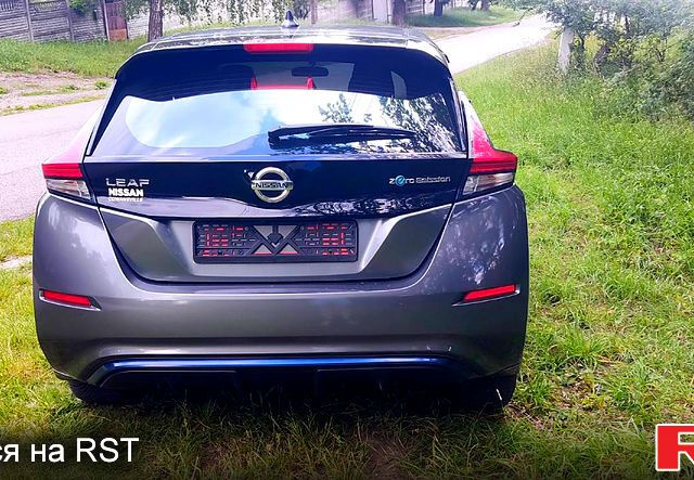 Серый Ниссан Лиф, объемом двигателя 0.11 л и пробегом 158 тыс. км за 11700 $, фото 4 на Automoto.ua