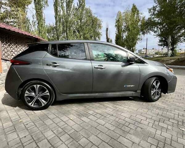 Сірий Ніссан Ліф, об'ємом двигуна 0 л та пробігом 165 тис. км за 10700 $, фото 5 на Automoto.ua